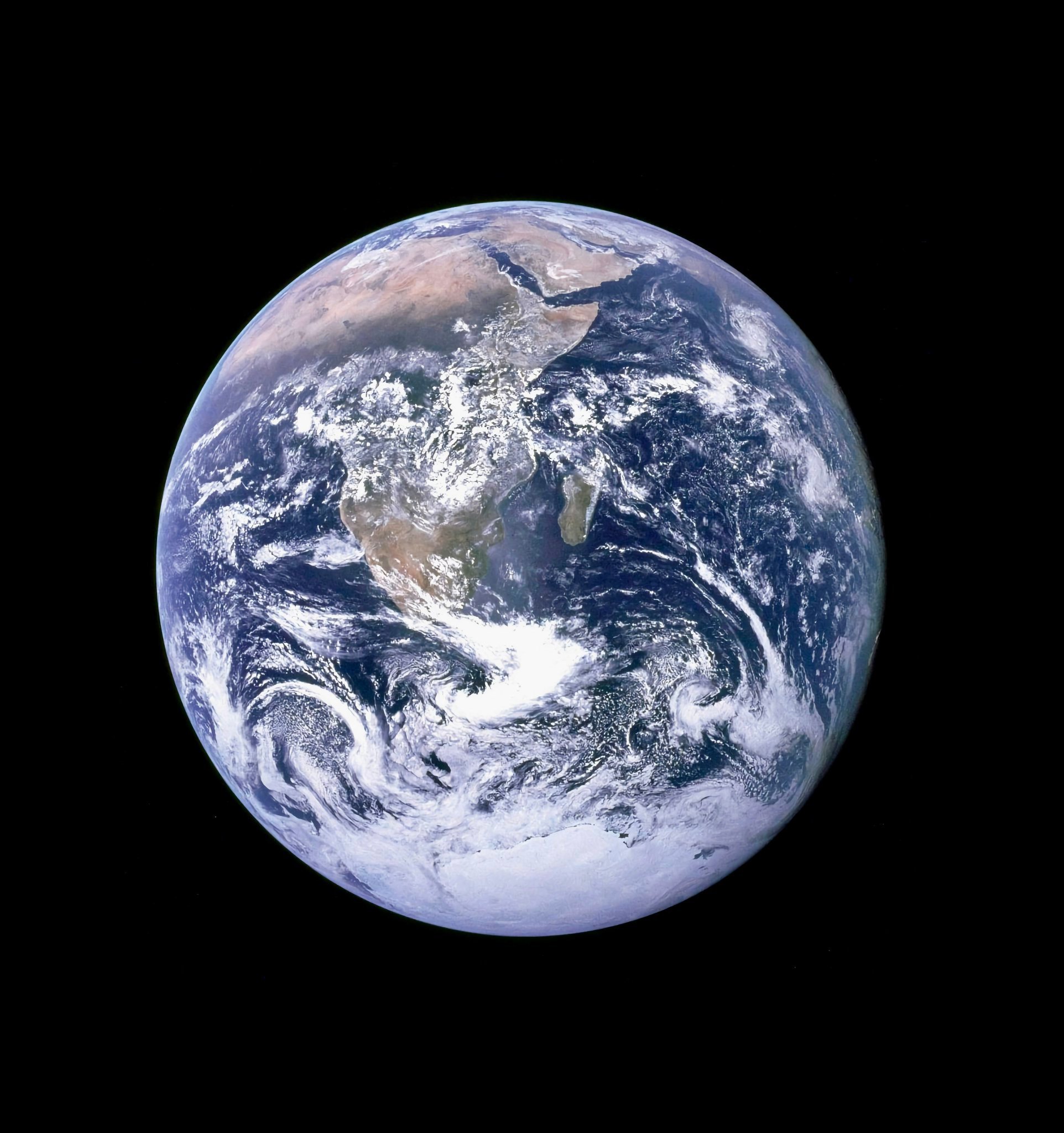 地球除了那些认为自己拥有它的人之外，没有其他敌人。 