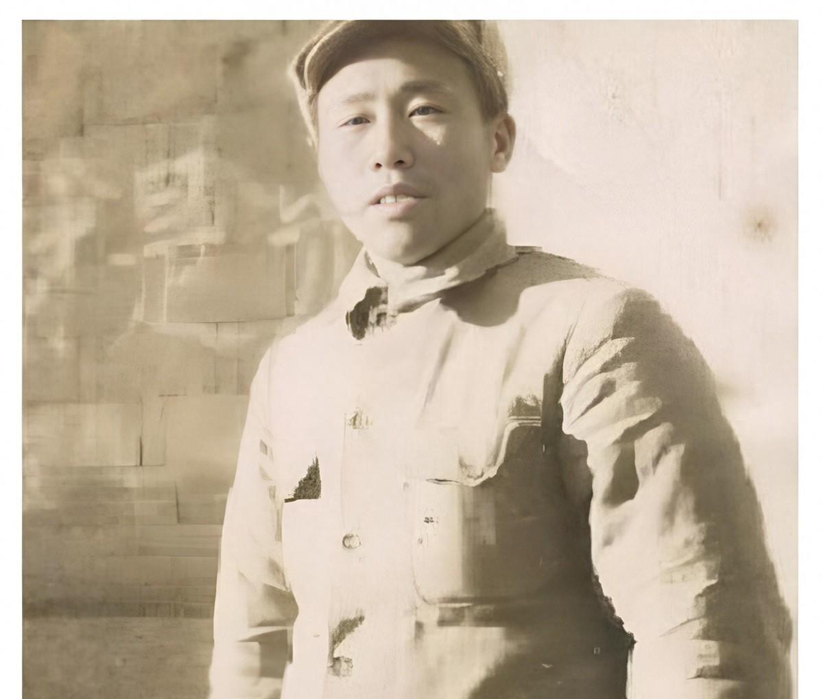 他是共和国开国少将，儿子遭活煮毒手，妻子左乳被刺穿，家庭蒙难后他踏上了报仇的道路