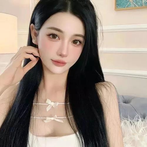 温柔甜美的少女，优雅动人，让人心动不已！少女感微笑女孩 自然清新美少女 温柔白裙