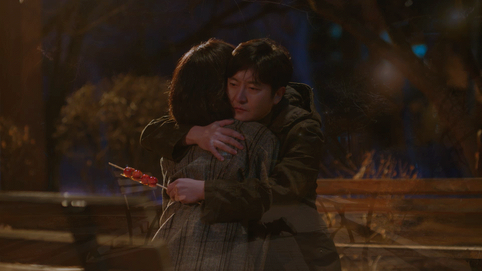 张歆艺一吃糖葫芦就大事不妙 原来《老舅》里的糖葫芦才是隐藏高能信号！张歆艺每次一