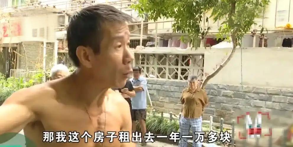 退休大爷房子不让人住，却住进40条狗！

杭州一位退休大爷干了件让人瞪眼的事儿—