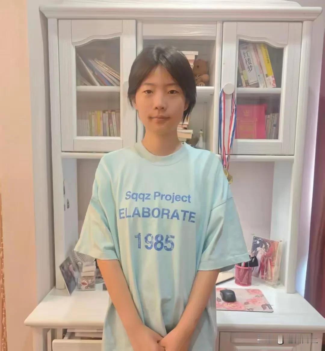 贺显贻604分考职业学院，还有7个真相！
她的舅舅是军人，她的舅舅会告诉她很多报