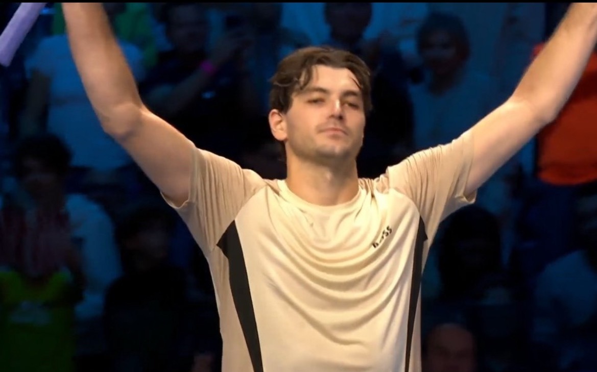 网球talking大会 弗里茨在ATP年终总决赛小组赛中以6-3、6-4击败穆塞