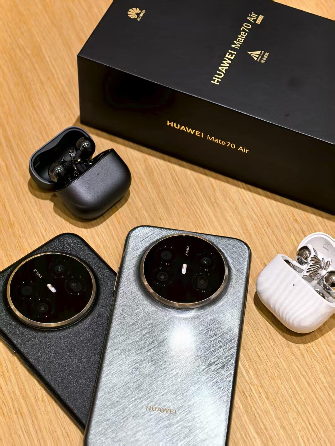 12GB的内存已经out了，现在向你走来的是16GB运行内存的mate 70 A