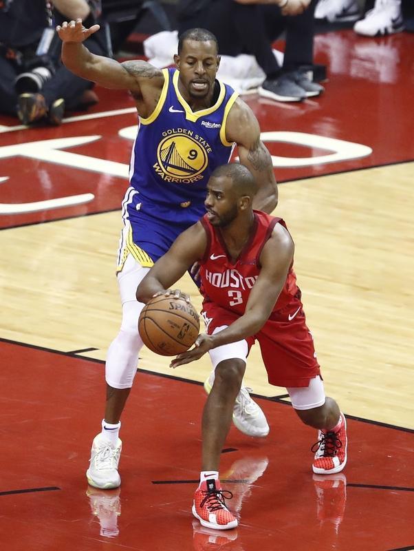 火箭新星谢波德真是烂泥扶不上墙！
火箭新星谢波德，真是让人失望透顶！就拿最近几场