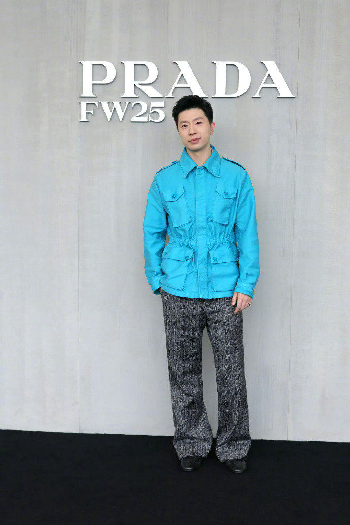 马龙Prada新表达Prada 这次很会选咯～毕竟对于这样的照片来说也是特别的有