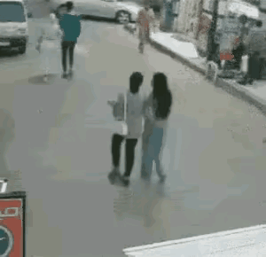 这真是拜堂听见乌鸦叫
倒霉透顶啊！