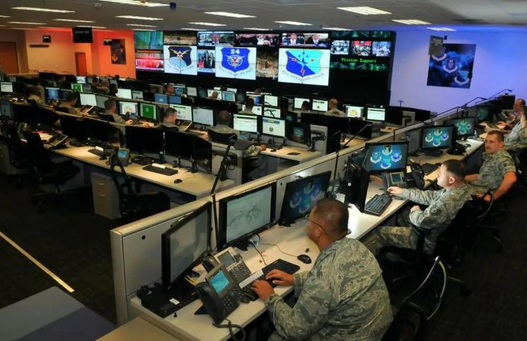 【欧洲暂停在北约框架内与美国共享情报】
北约内部的美欧裂痕正不断扩大，尽管部分政