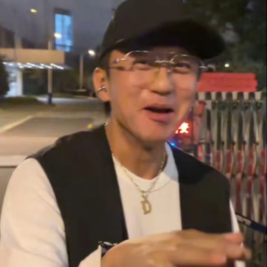 邓超 魔童饿了的“撒饭”梗太可爱了！在线追潮流却意外翻车，本想和粉丝互动“饭撒”