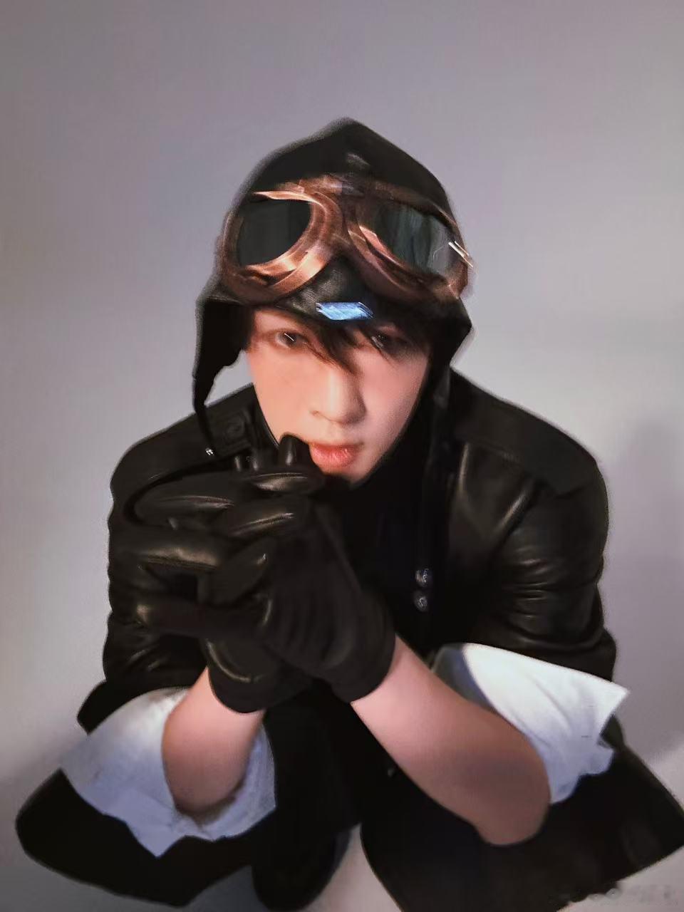 张艺兴新年祝福太超前了 张艺兴这是把宠粉刻进DNA了！提前十天送新年祝福，运河边