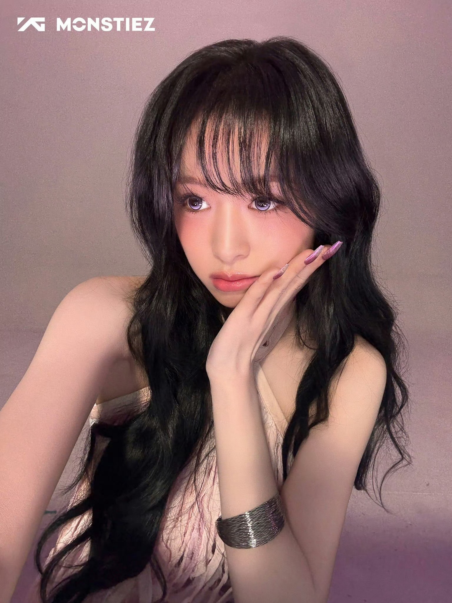 AHYEON ‘CHOOM’ 幕后自拍📸 