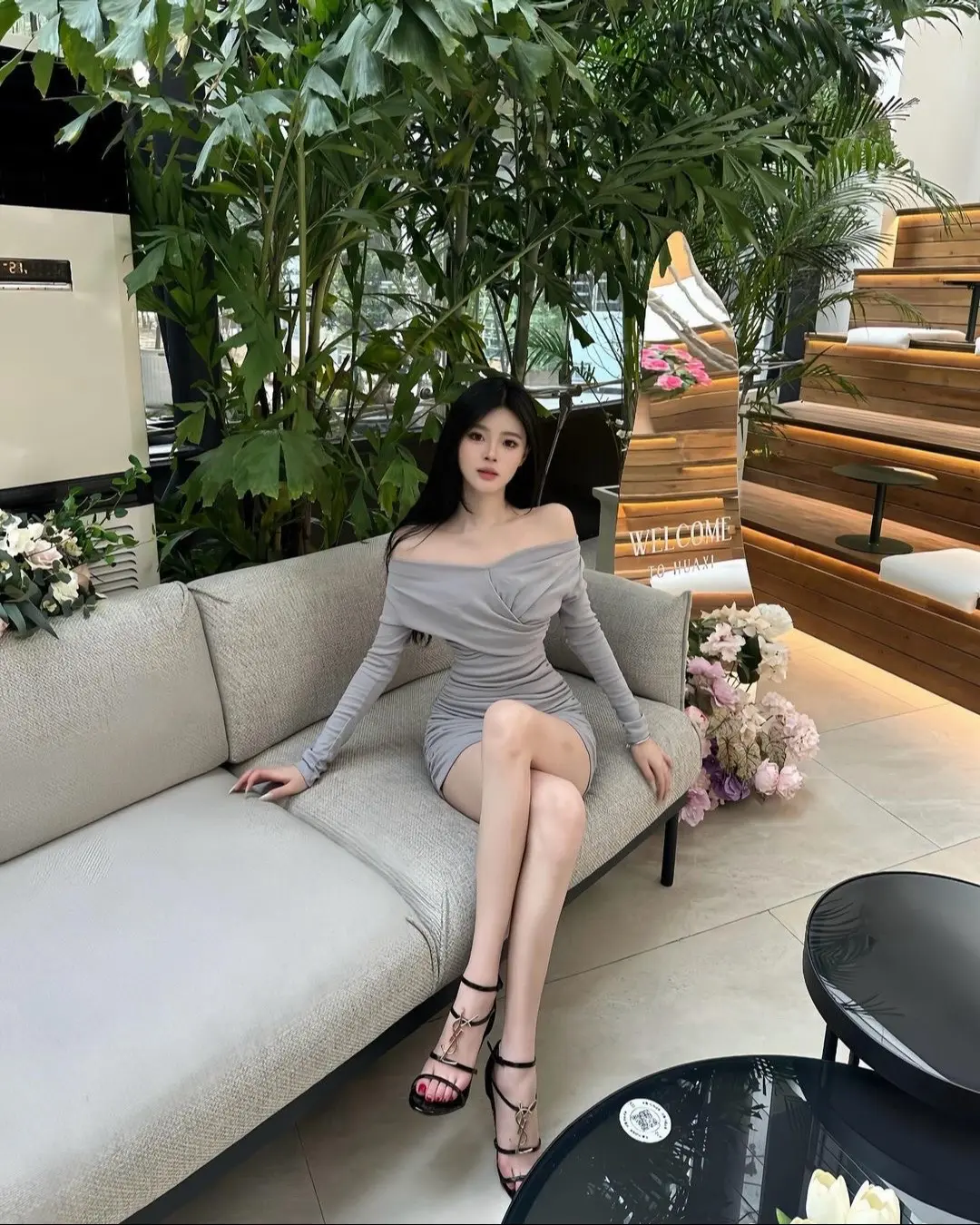 他说我的手好小 我说呼在你脸上刚刚好。