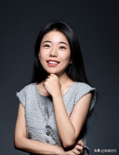蒋方舟被曝中考自主招生进省重点，本科与研究生均非统招录取。纵然有关系，自身也不错