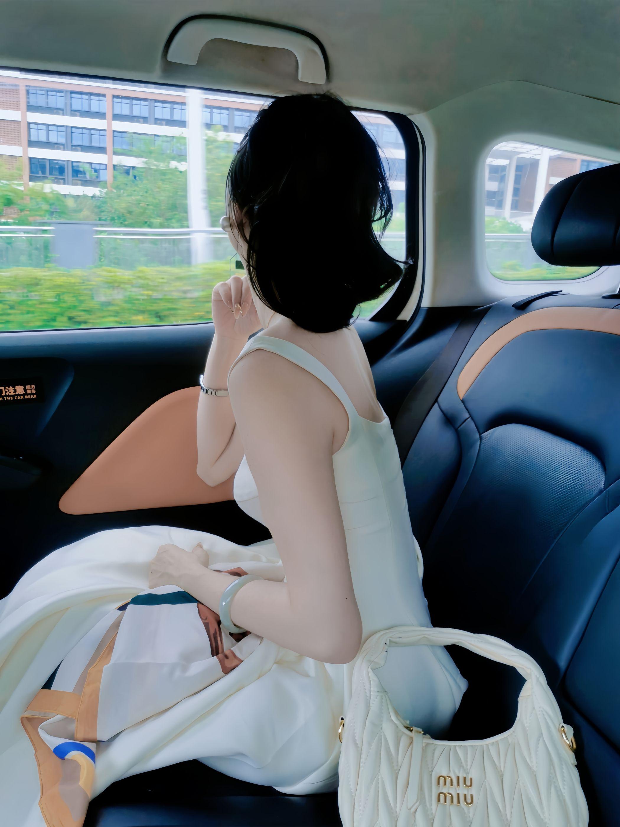 女孩子真的是这世界上最美好的存在了 。答应我不管多少岁 都把自己养成小公主好吗？