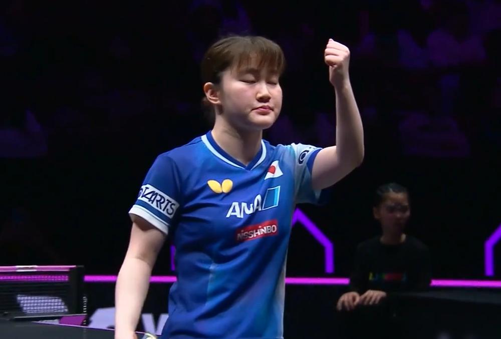 场边侯英超脸都气绿了，你敢信？决胜局开局直接被打了个0比5！
 
那个1米52的