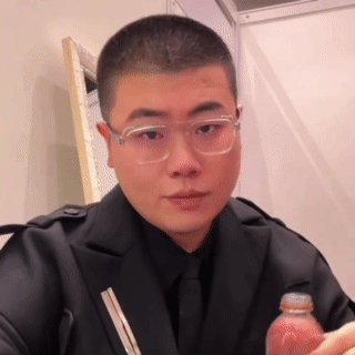 网友曝饭综后台疯狂给吕严蒸饭饭综后台最忙的居然是蒸饭锅真实笑喷！吕严饭量惊到节目