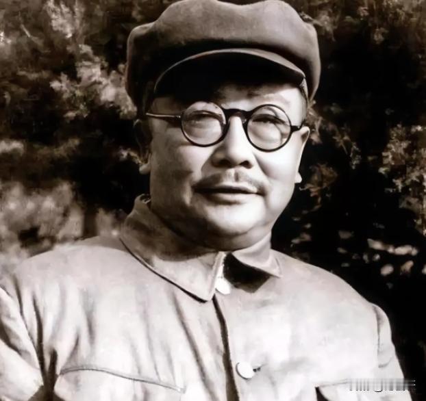 1949年，李克农走进毛主席房间，看见一物后，瞬间脸色大变，要不是这一举动，中国