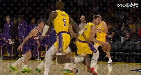 神啊！东契奇首节再砍20+，背靠背啊。
太阳防守够卖力了，多次后场就开始跟他，可