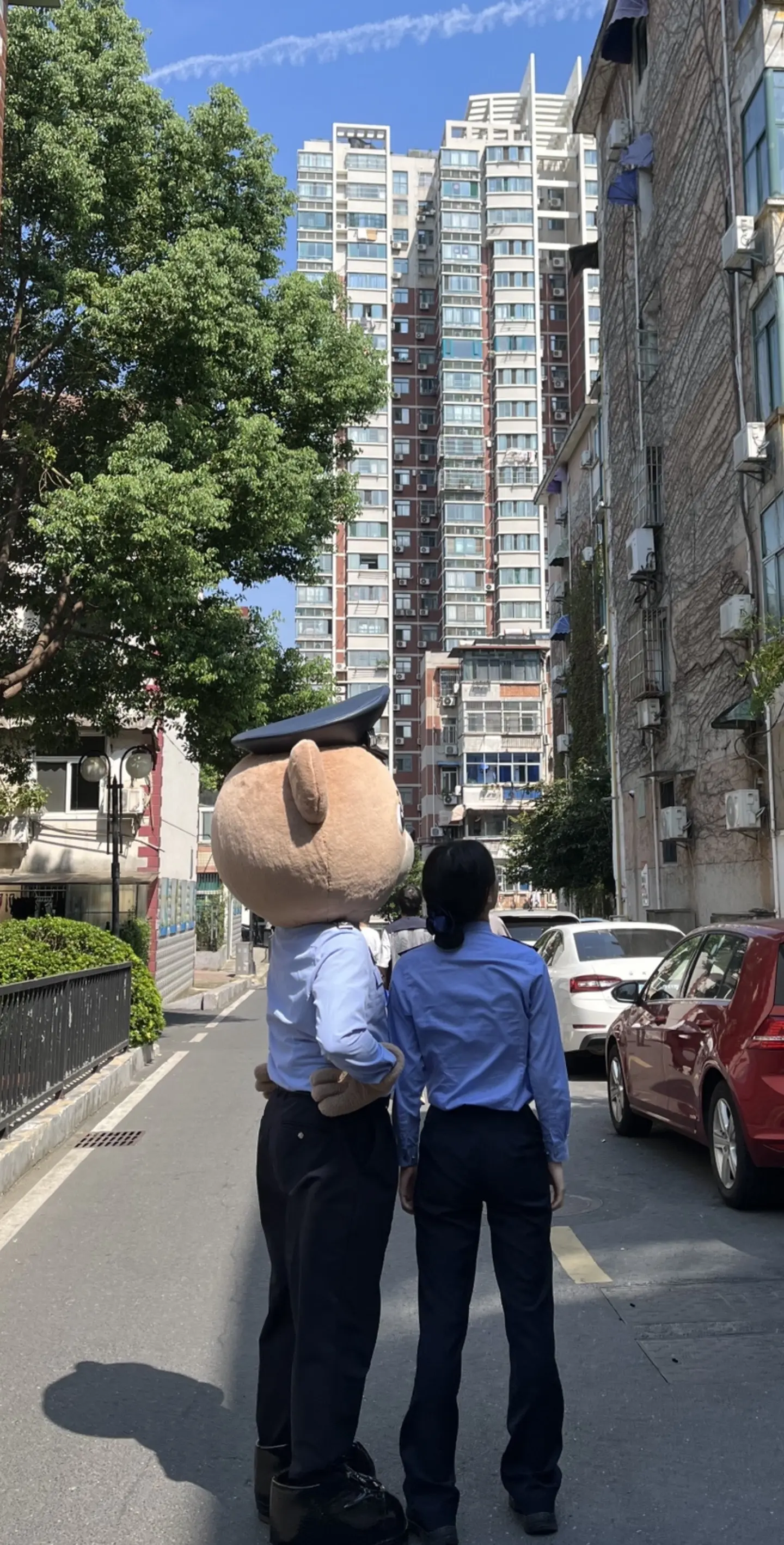 好安静 我以为我们永远有话说。💔emo