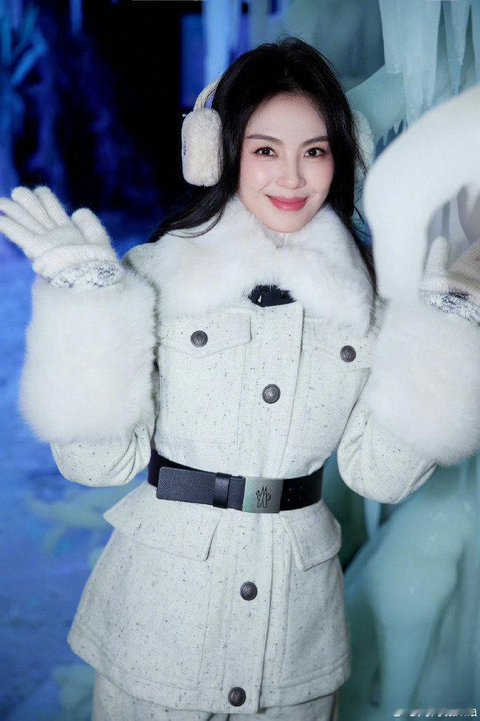 刘涛在哪过年也得问妈 涛姐解锁本命年新期待，满心欢喜盼新年，过年地点交由妈妈定，