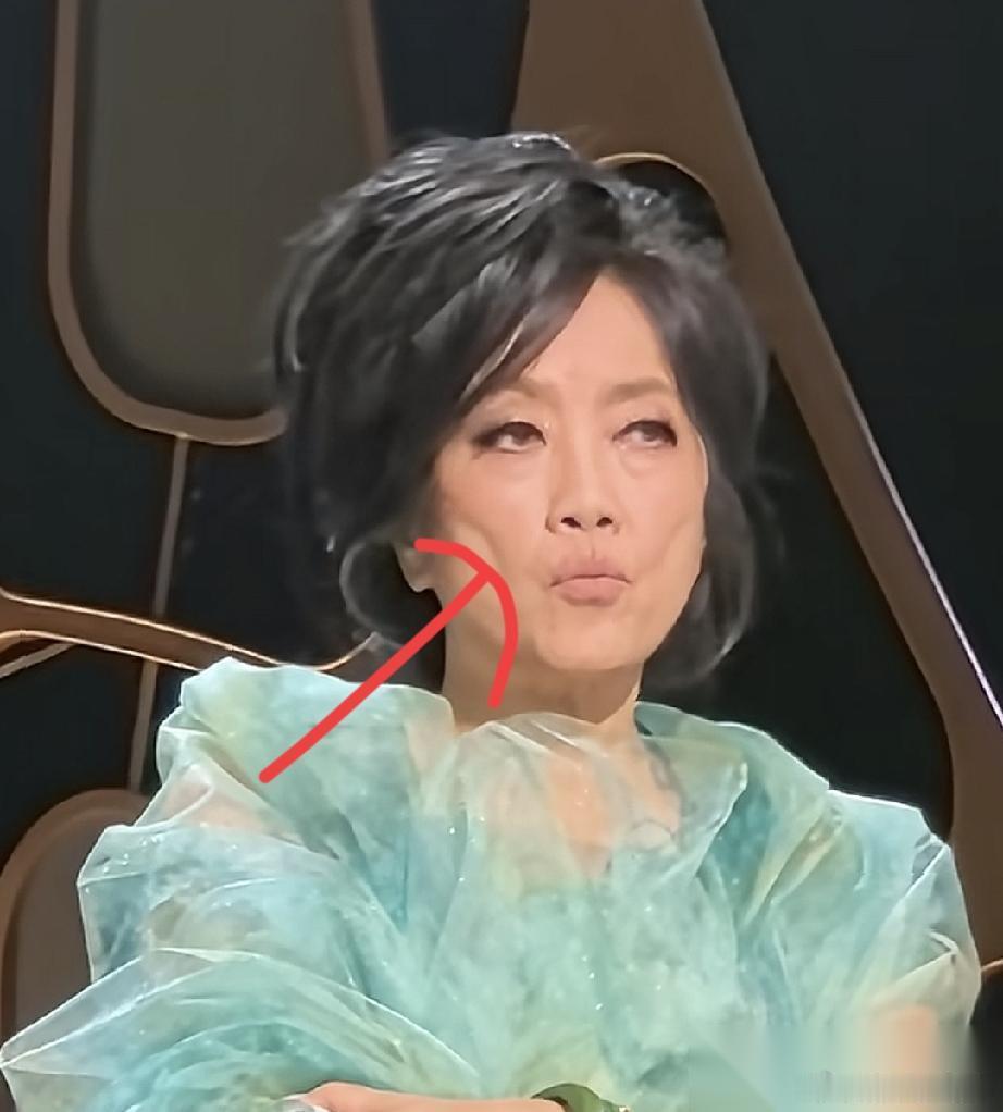 《歌手2026》明明齐豫拿了第一 但你们看回放没 镜头扫到她那会儿，她脸上是一点