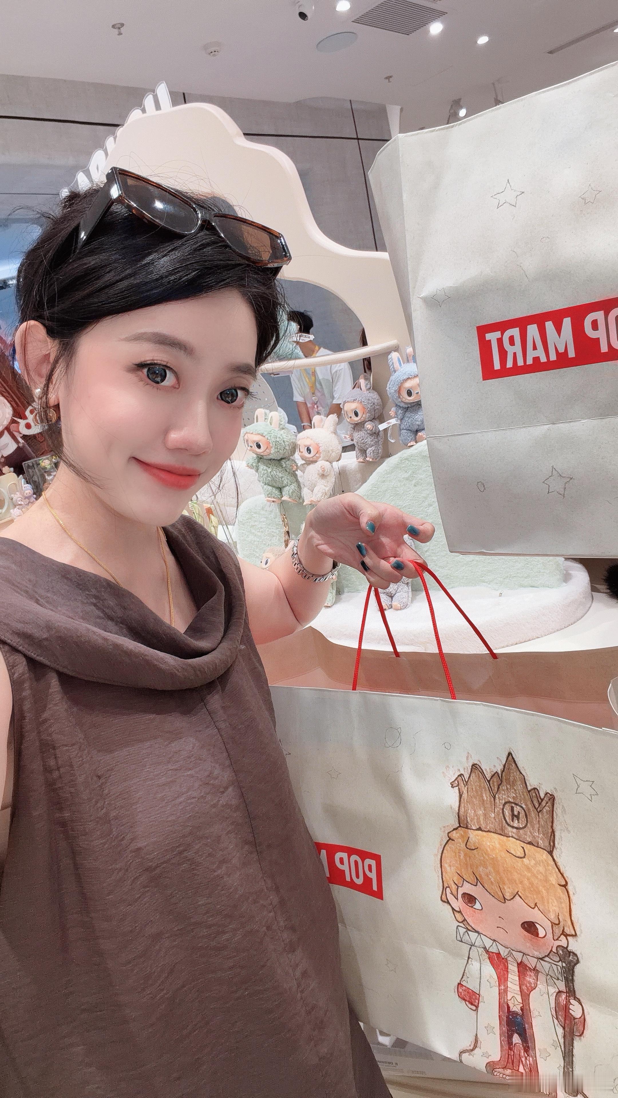 来徐州给姐妹们买礼物啦！ 徐州·金鹰国际购物中心(徐州彭城广场店)