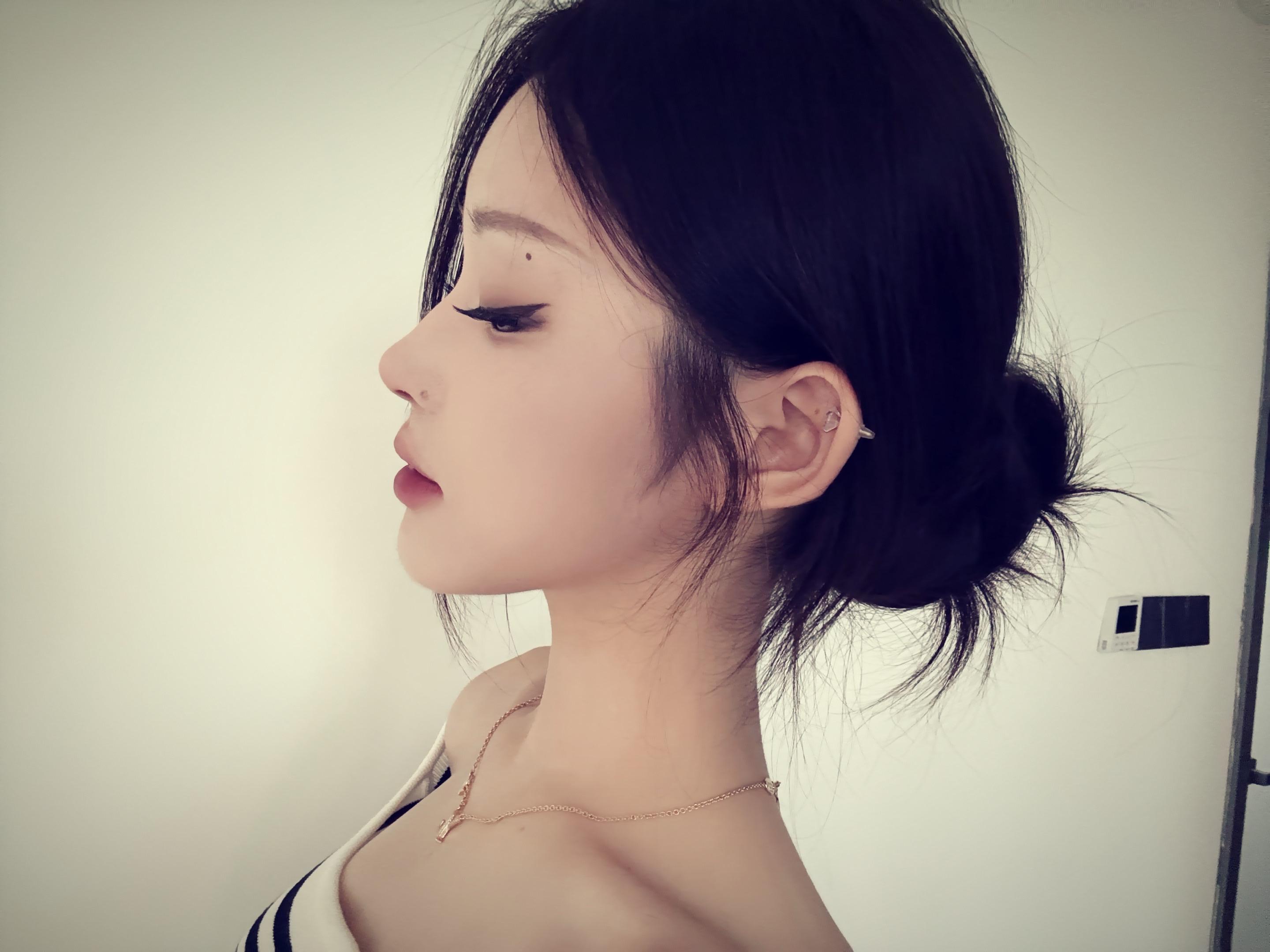 黑眼圈是昨晚的心事吗