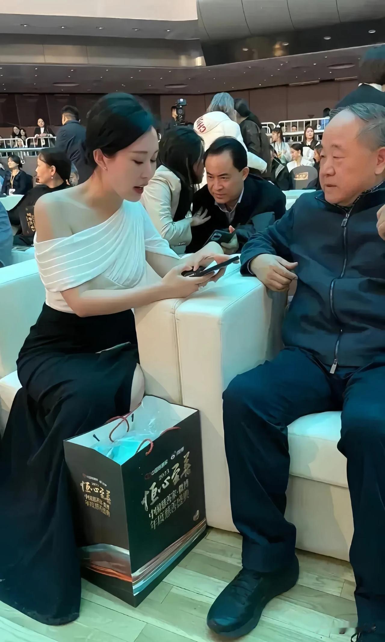 地产圈，王石无疑是最聪明的企业家之一！

深铁入股万科不久，几乎所有人都以为王石