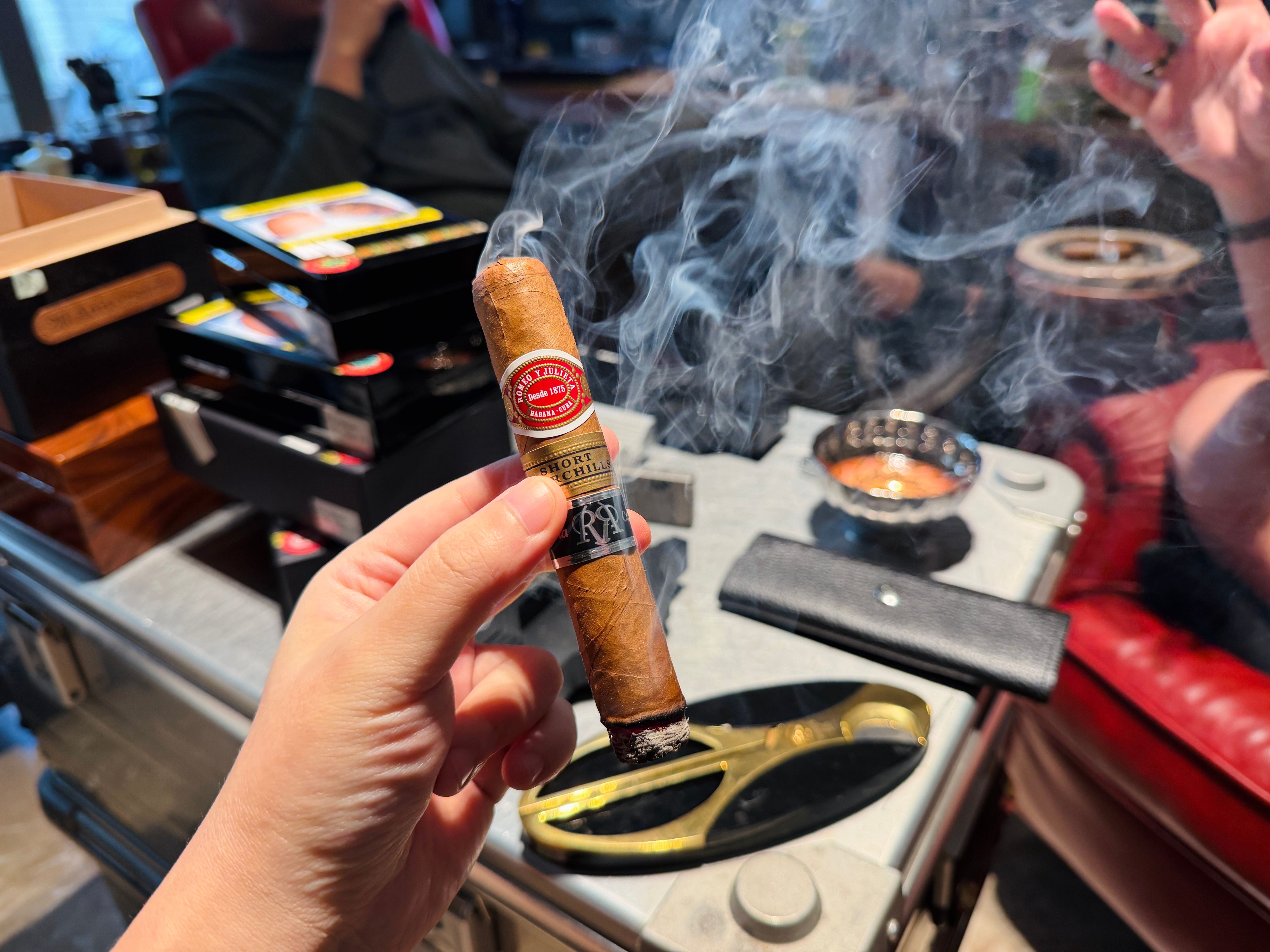 头段很惊喜 爆香！是根很不一样的短丘 但这价格还是太  ..  哦 原来这只是我