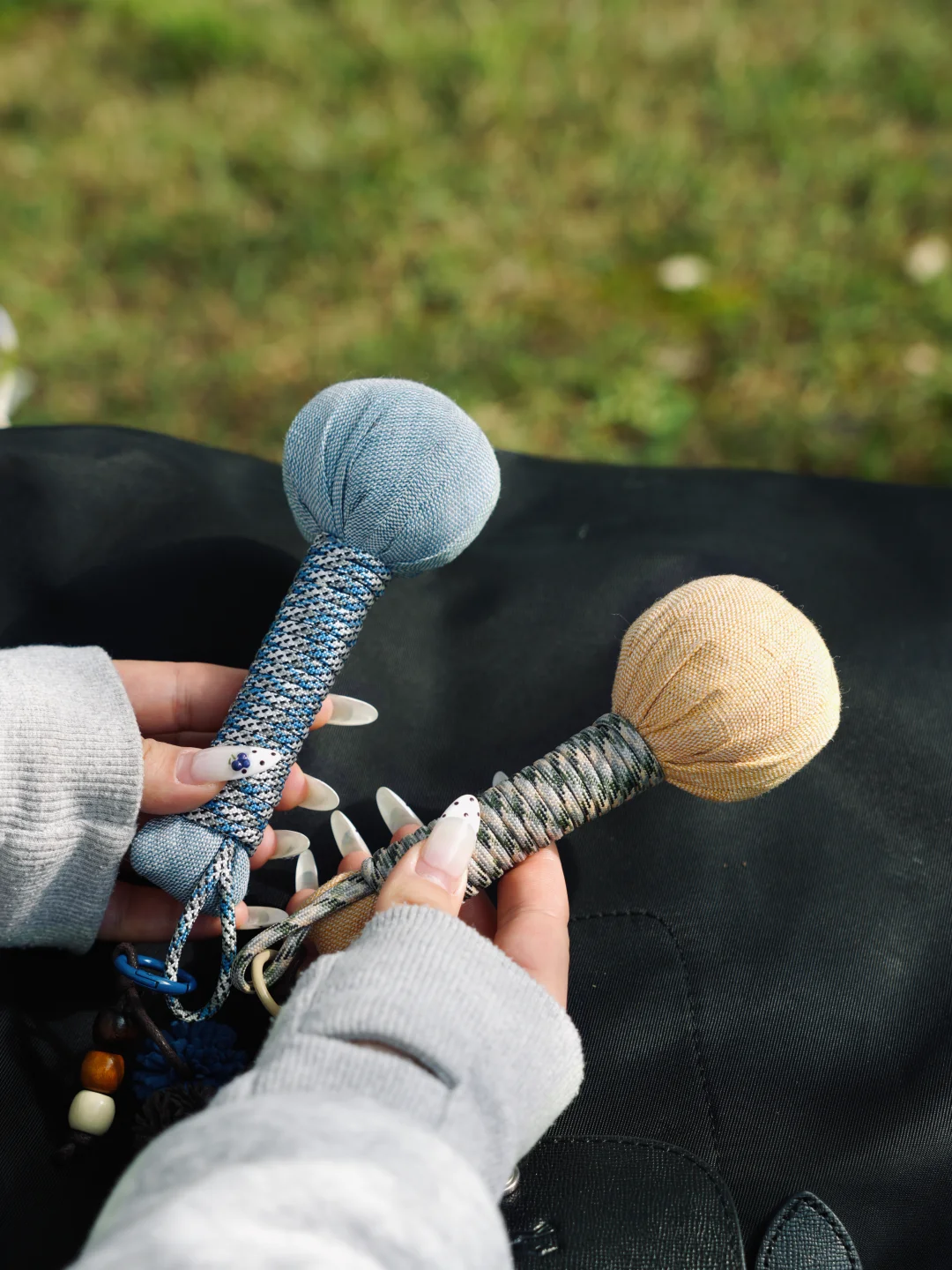 还是小锤子方便，锤完之后当个小包挂👋