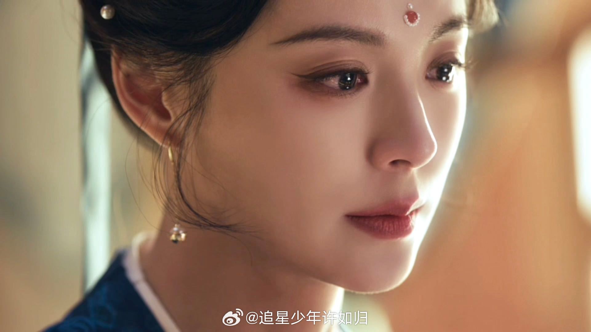 逐玉拍出了毛林林的人生镜头 没有一句台词，没有一个眼泪，毛林林用眼神演完了一场赴