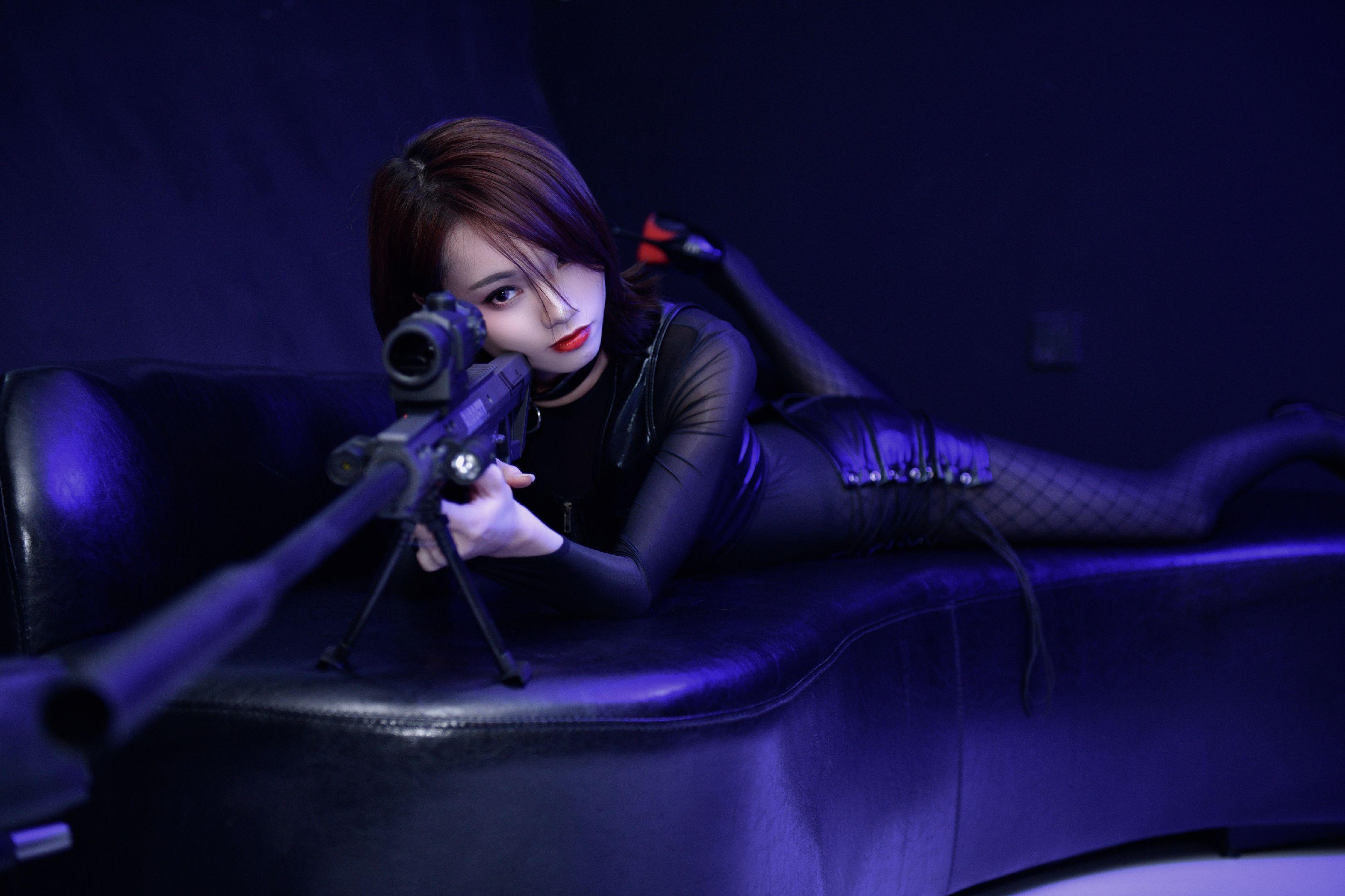 我总告诉自己，你长得好看了不起啊