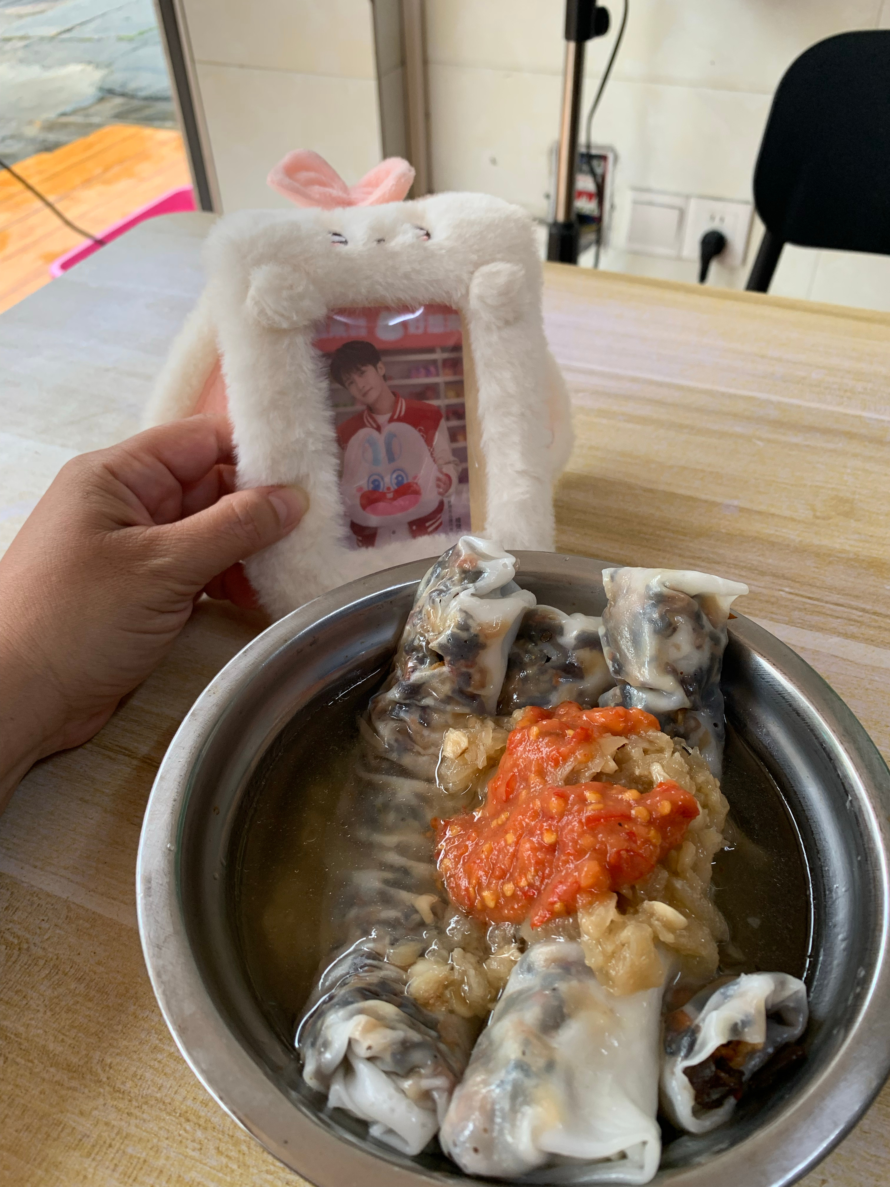 兔兔带你吃卷粉，我们最爱吃的～