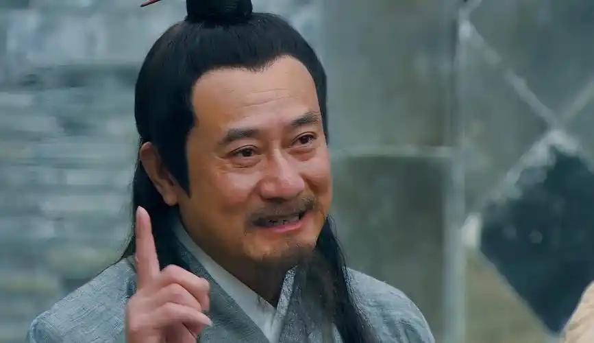 一个西域胡人，本来连姓氏都是借来的，却在隋朝最乱的那几年里，靠着拍马屁、杀降兵、