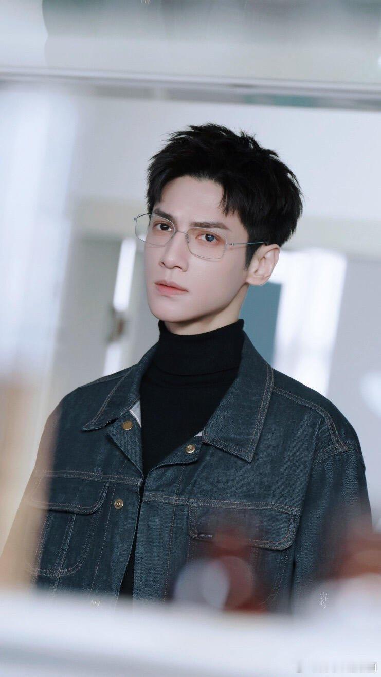 罗云熙一步一步一部一部唐俪辞的重情重义被罗云熙诠释得很到位，罗云熙今年的两部作品