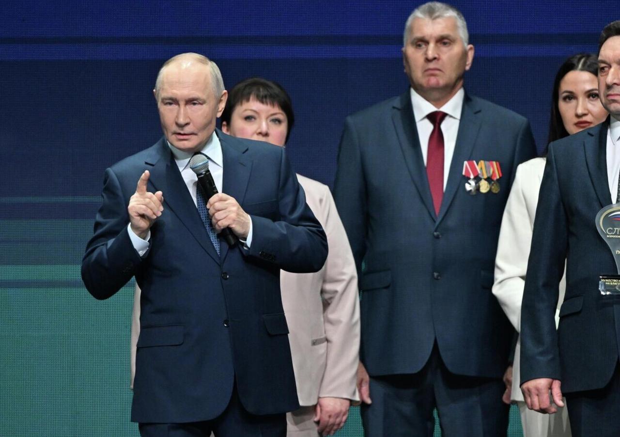 普京揭露俄敌计划：他们正琢磨“如何认输”
 
俄罗斯总统弗拉基米尔·普京表示，俄