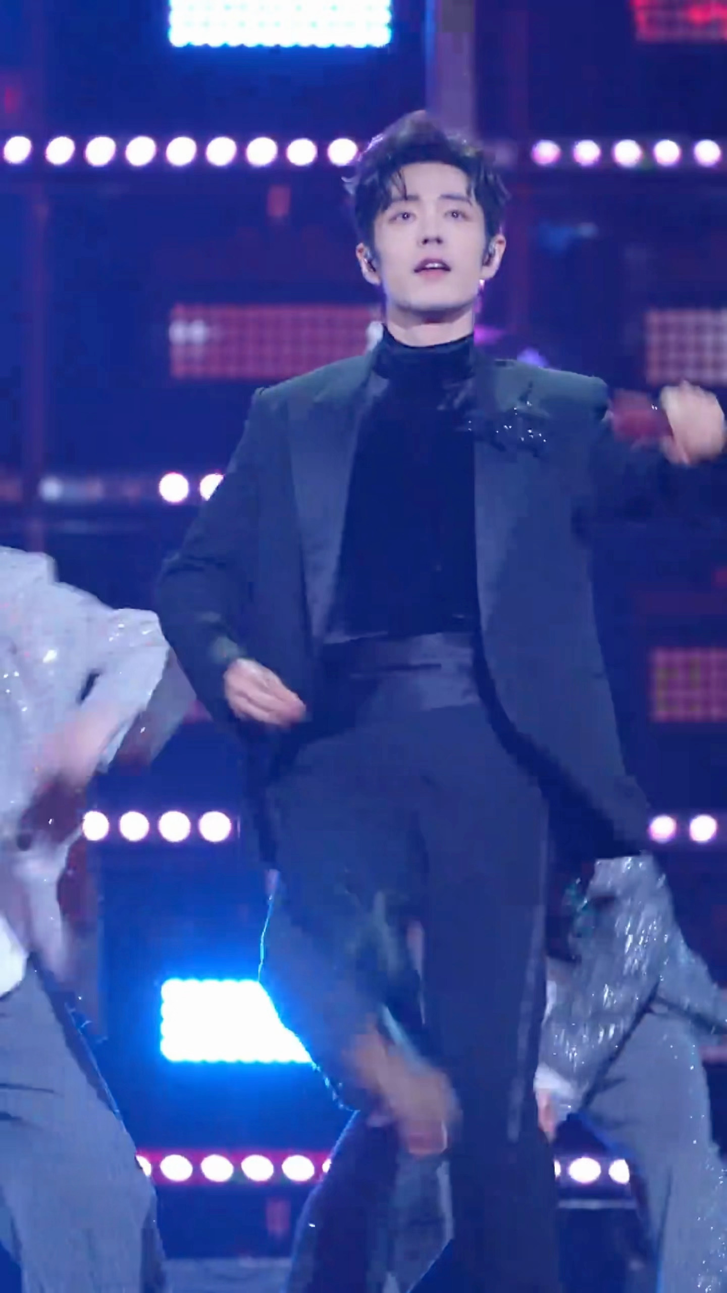 不出意外肖战会在大家手机里跳半个月