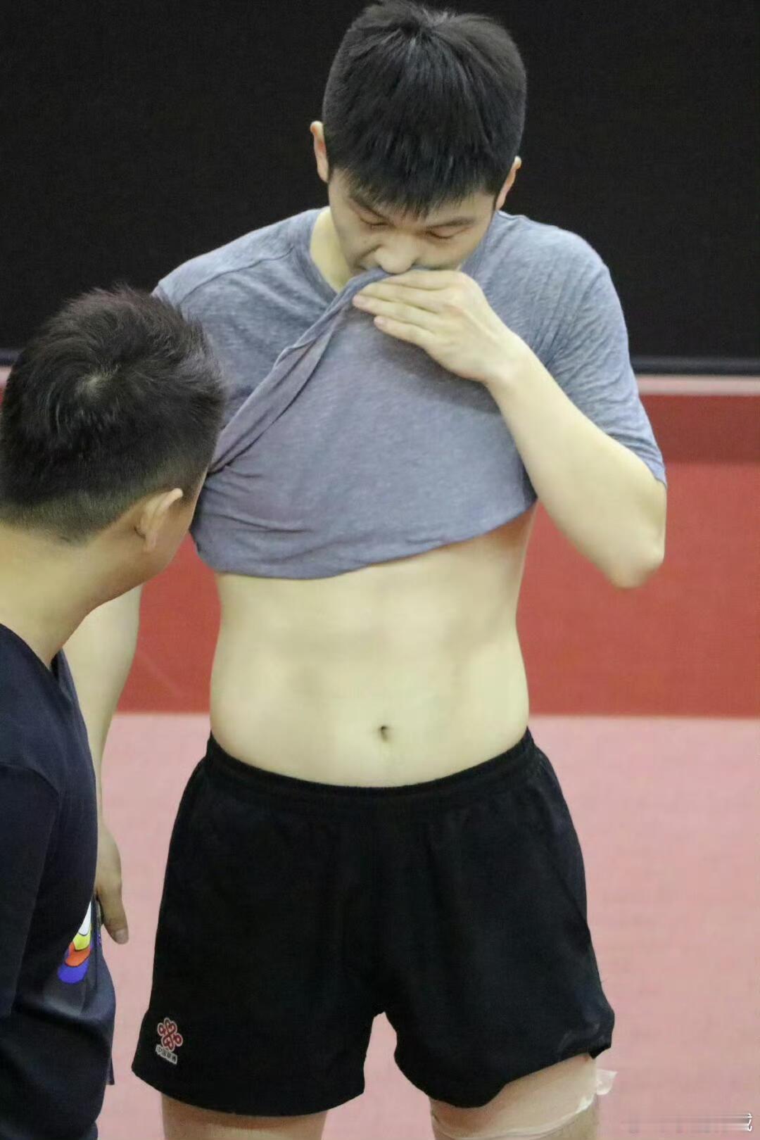 这身材好绝😎cr：水印 