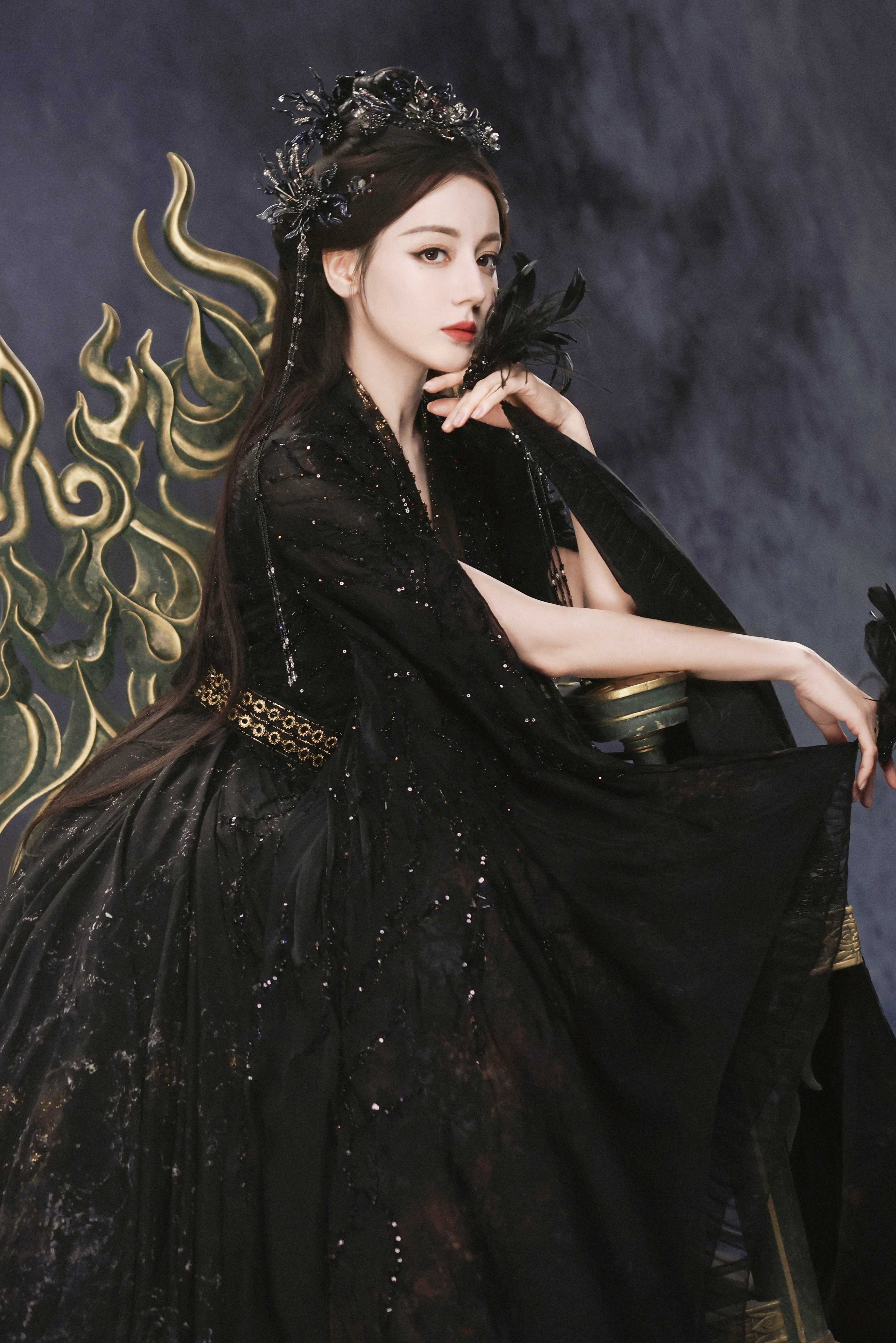 赫丽摸金宇包场白日提灯赫丽摸金宇包场迪丽热巴白日提灯 赫丽摸金宇包场迪丽热巴《白