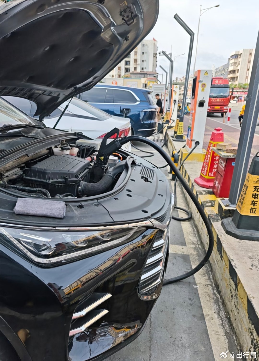 这是什么充电姿势，是直接把枪塞电池上了吗[二哈] ​​​