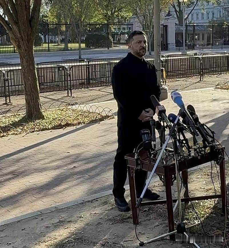 泪目！感动！乌总统泽连斯基为了求救乌克兰，寻求美国的支持 ，不辞三进白宫与特朗普