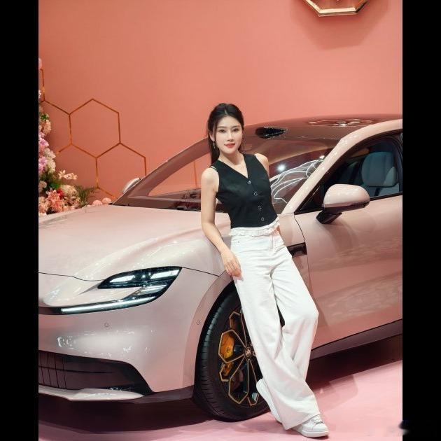 🚗 MG07正式价10.59万起，比预售价直接低2万，这降幅放在今年新车里算很