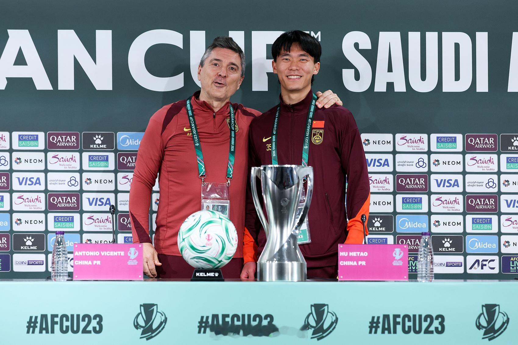 中国男足各级国家队第7次闯入亚足联赛事决赛，此前2冠4亚今晚23点，中国男足U2