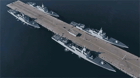 看看北部战区4艘055万吨大驱同框带来的“压迫感”，每舰112个通用垂直发射单元
