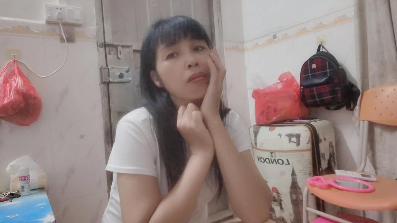 今天房东又来催交房租，已经催两次了，不想交房租，原因是我工作没着落，女儿身体还未