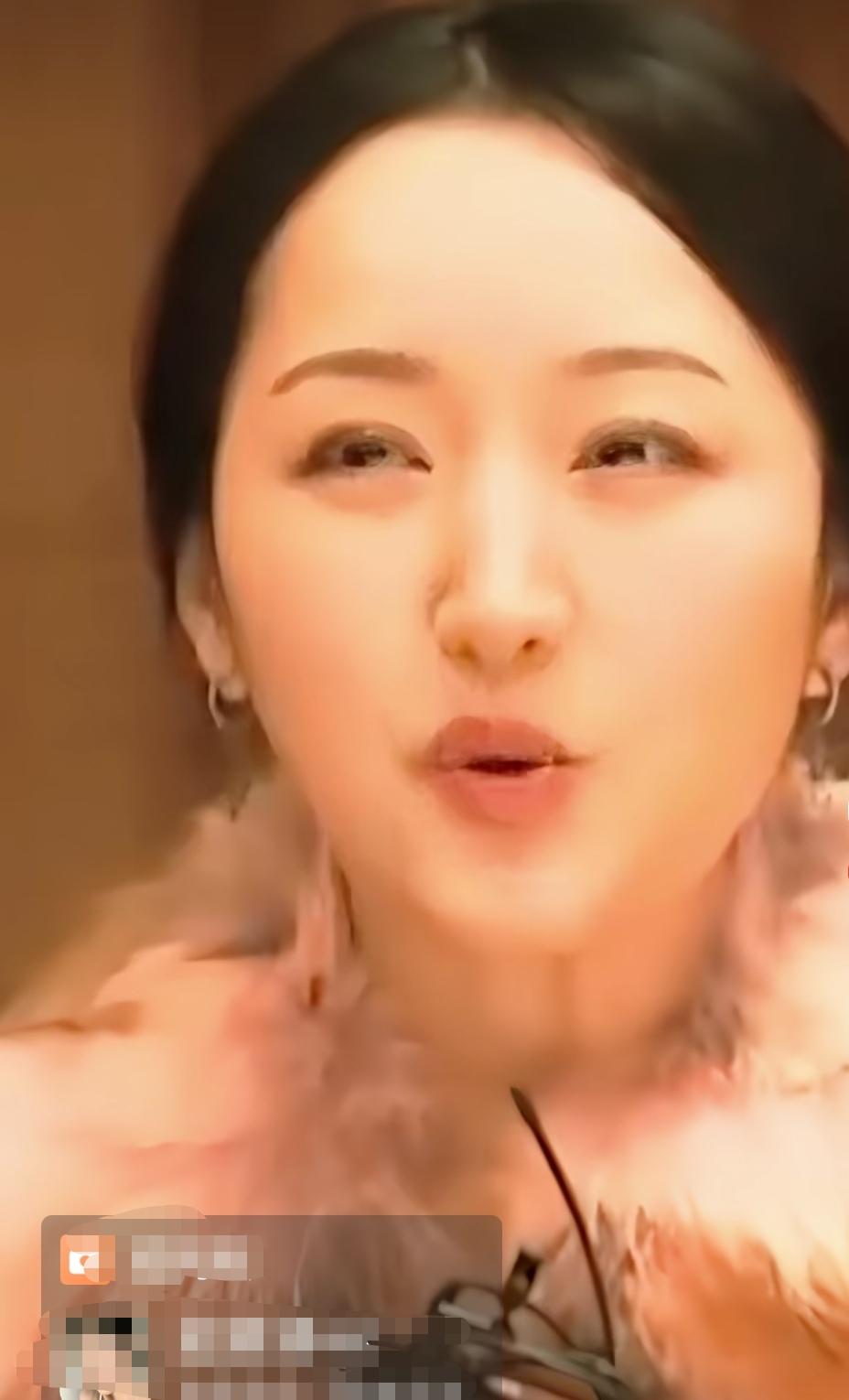 杨钰莹自我感觉很幸福……
      杨钰莹和赖文峰，在80年代那场轰轰烈烈的热