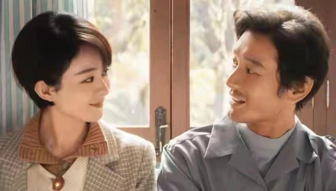 追剧《小城大事》 昨晚的剧情有两个搞笑的桥段：王丽丽追求郑德诚，李秋萍三言两语就