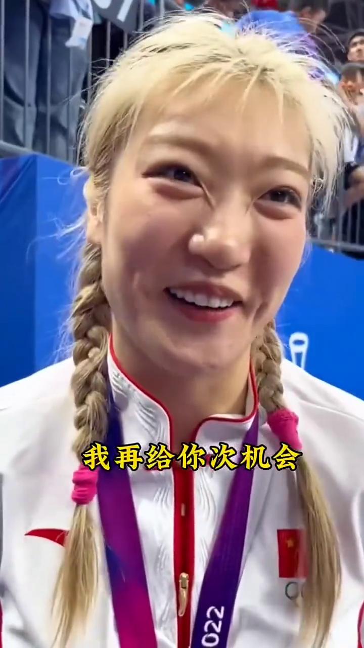 填不上的空缺。
太现实了，李梦不在，女篮最大问题藏不住，得分压力剧增，战术执行受