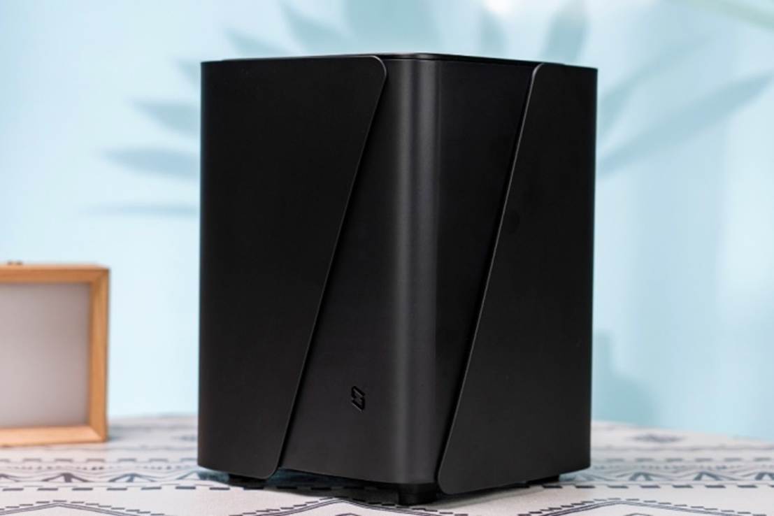 国产AI应用这两天在App Store上真是杀疯了，千问上线两天直接冲上前三，不