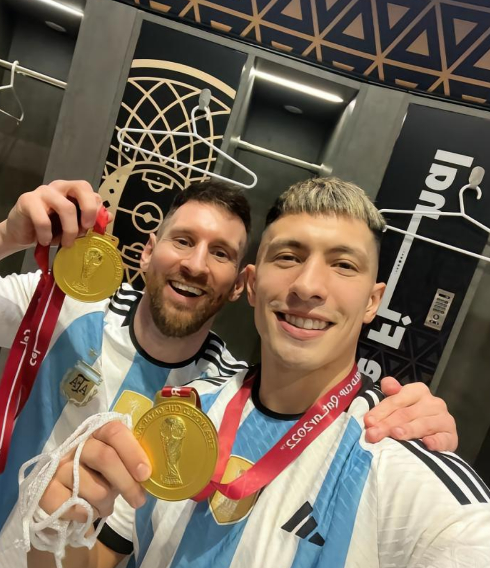 🎙️Dsports：莱奥到底有何特质，使他与众不同？🗣️利桑德罗·马丁内斯：